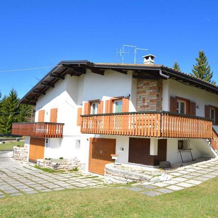 GRAZIOSA BIFAMILIARE AD ASIAGO con giardino privato Esterno foto